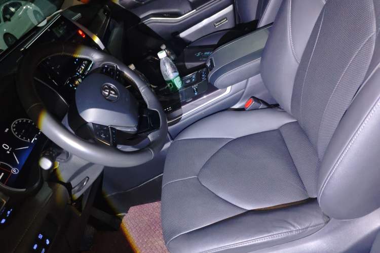 Used Toyota Highlander 2022 Dual-Engine 2.5L Four-Wheel Drive Supreme Edition 7-Seater Left Front Seat