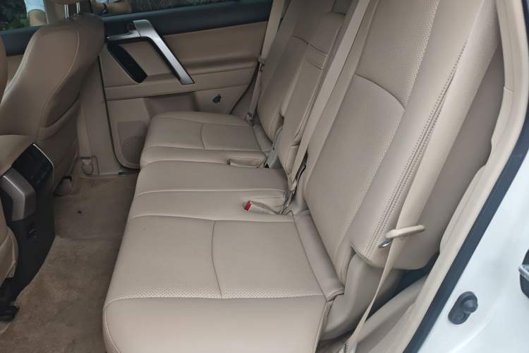 Used Toyota Prado 2018 4.0L VX External Mount Genuine Leather Single Differential Middle East Specification Left Rear Seat