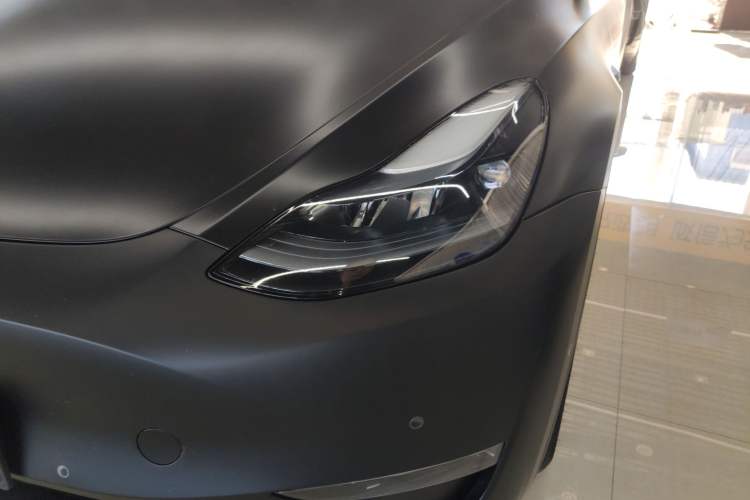 Used Tesla Model Y 2023 Long-Range All-Wheel-Drive Version