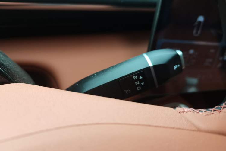 Used Deepal S07 2025 215Max Deep Blue Intelligent Driving AD PRO Range-Extended Version Gear Lever