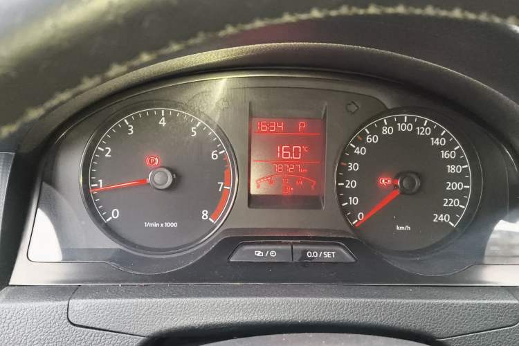 Used Volkswagen Santana 2013 1.6L Automatic Fashion Edition