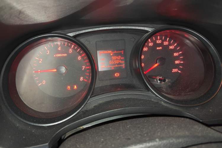 Used Wuling Hongguang 2021 1.5L S Base Version LAR Odometer Close Up