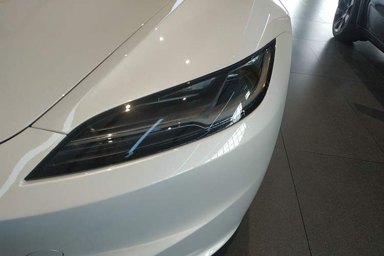 Used Tesla Model 3 2025 Model Long-Range Rear-Wheel-Drive Version Left Front Headlight