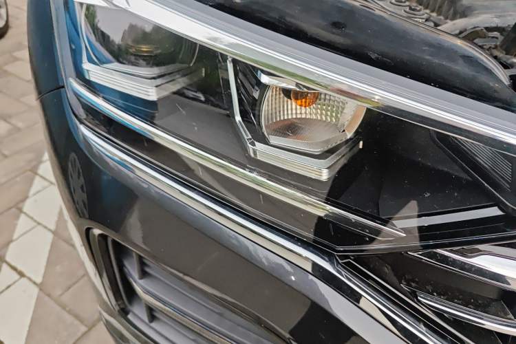 Used Volkswagen Tayron 2019 Teramont Edition 280TSI Two-Wheel Drive Luxury Model China VI Standard Right Front Headlight