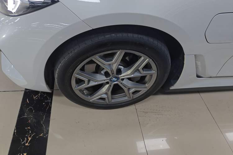 Used BMW i3 2024 eDrive 35 L
