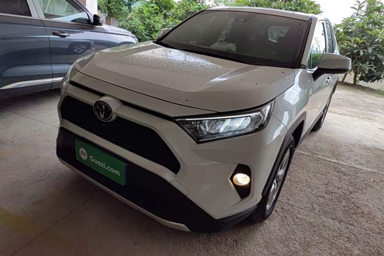 Used Toyota RAV4 2022 2.0L CVT Two-Wheel Drive Fashion Edition
