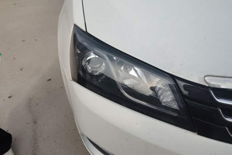 Used Geely Auto Emgrand 2015 Sedan 1.5L Manual - Top Trim Level Right Front Headlight