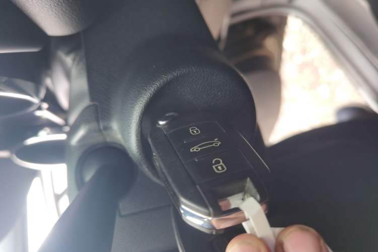 Used Peugeot 3008 2013 2.0L Automatic Trend Edition Vehicle Key