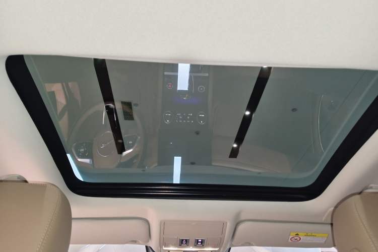 Used Jaguar XFL 2024 2.0T P250 Two-Wheel Drive Prestige Luxury Edition
