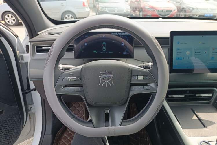 Used BYD Qin PLUS 2025 DM-i Smart Drive 55KM Leading Model
