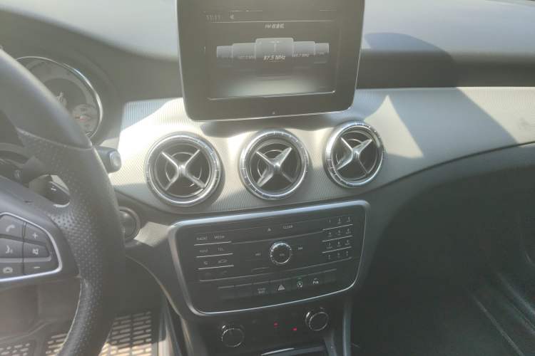 Used Mercedes-Benz CLA 2015 CLA 200 Audio And AC Panel