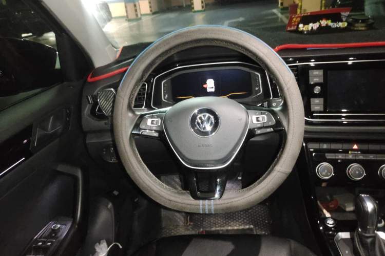 Used Volkswagen T-ROC 2020 280TSI DSG Two-Wheel Drive Comfort Version