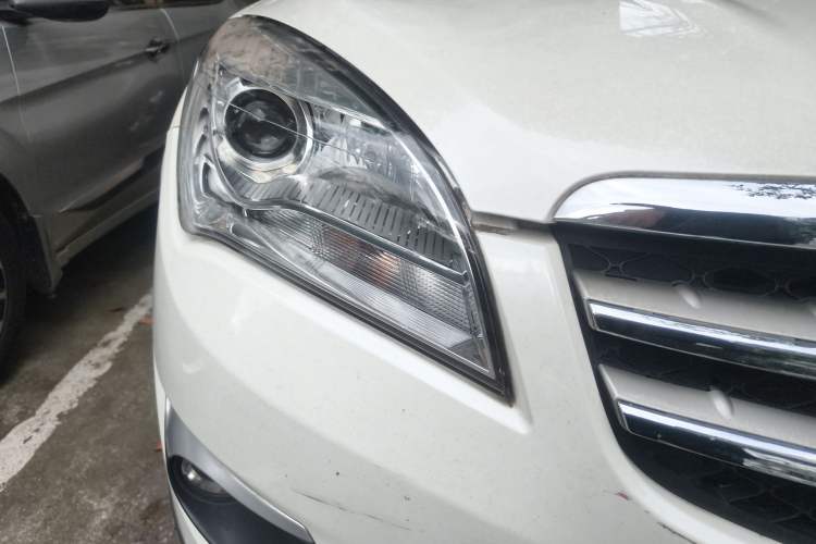 Used CHANGAN CS35 2012 1.6L Automatic Luxury Version China IV Standard
