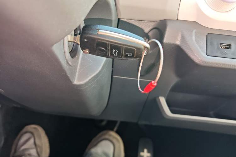 Used Chery QQ Ice Cream 2022 170km Sundae Phosphate Lithium-Ion