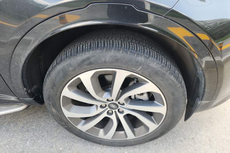 Used Land Rover Discovery Sport 2022 249 PS Metropolitan Edition 5 Seats