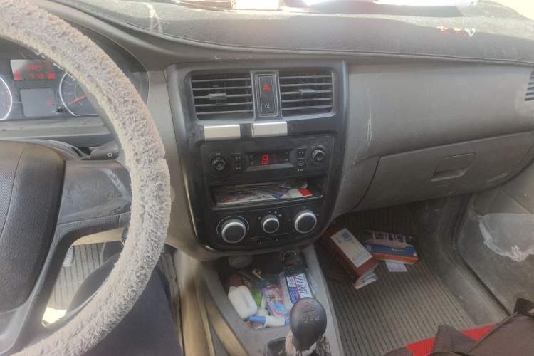 Used Wuling Rongguang V 2018 1.5L Practical Version
