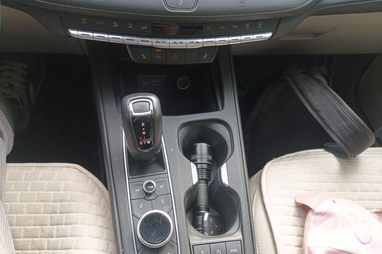 Used Cadillac XT4 2018 28T Two-Wheel-Drive Luxury Model