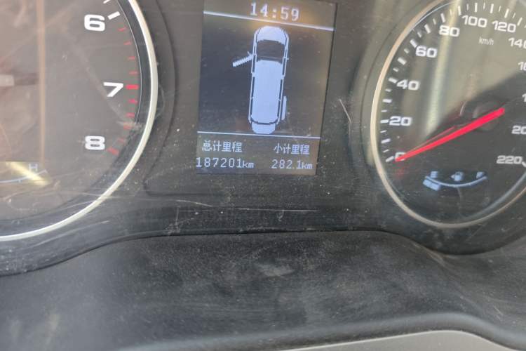 Used JAC Refine M4 2017 2.0T Manual Comfort Version
