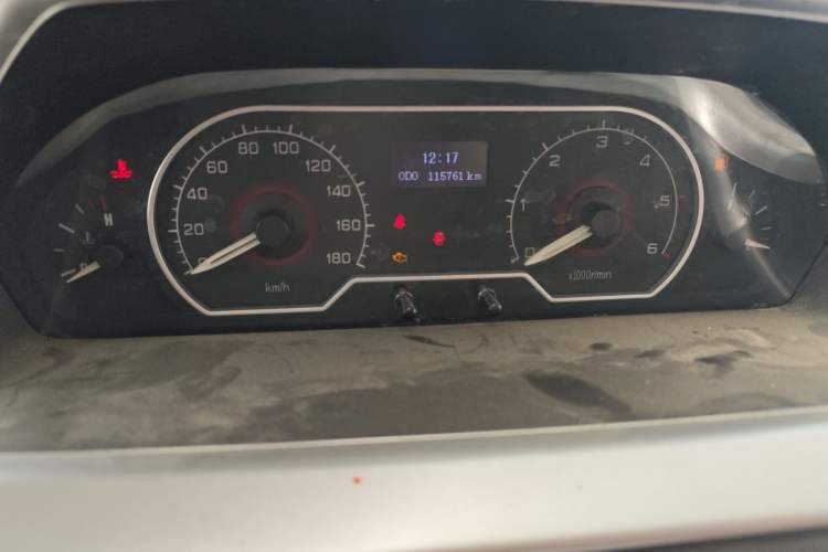 Used SAIC MAXUS Xintu V80 2016 2.5T Manual Aoyuntong National V Short Wheelbase Low-Roof 6-Seater Instrument Cluster