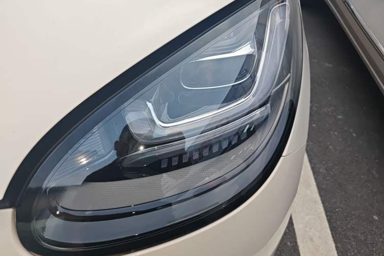 Used Wuling Bingo 2025 410 km Lingxi Deluxe Edition Left Front Headlight