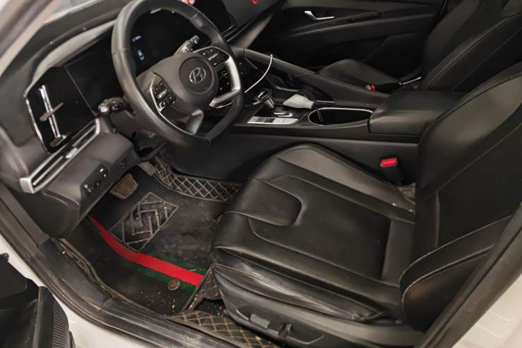 Used Hyundai Elantra 2022 1.5L CVT LUX Prestige Edition
