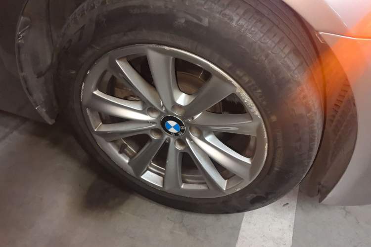 Used BMW 5 Series 2013 525Li Luxury Model Right Front Wheel Hub