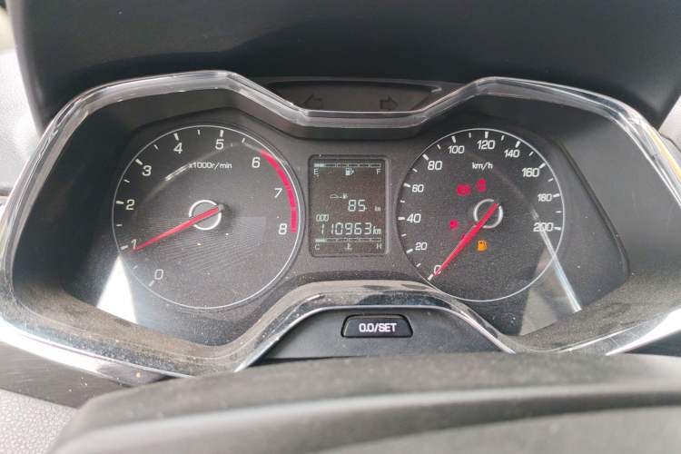 Used Baojun 310 2016 1.2L Manual Luxury Model Odometer Close Up