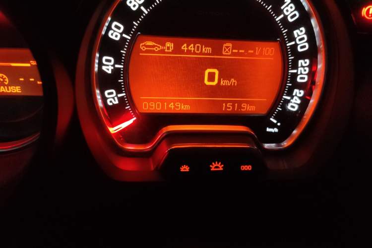 Used Citroen C5 2013 2.0L Automatic Enjoyment Model Odometer Close Up