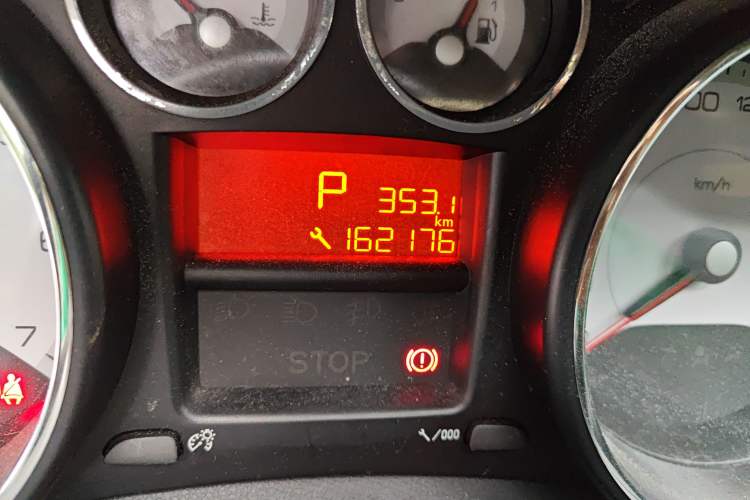 Used Peugeot 308 2013 1.6L Automatic YouShang Model Odometer Close Up