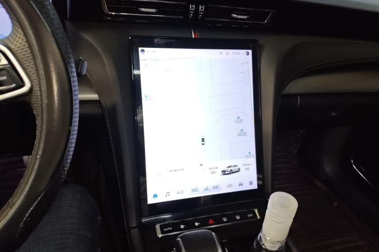 Used Hongqi H5 2024 2.0T Automatic Smart Connect Flagship Edition Audio And AC Panel