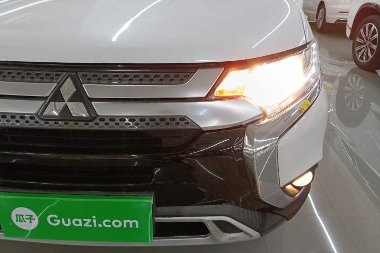 Used Mitsubishi Outlander 2019 2.0L Two-Wheel Drive Comfort Edition 5 Seats China VI Standard