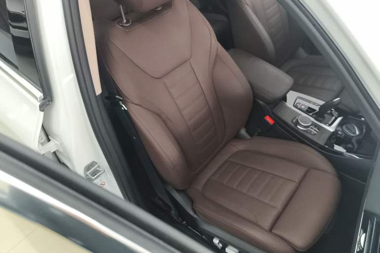 Used BMW X3 2020 xDrive28i Luxury Package Right Front Seat