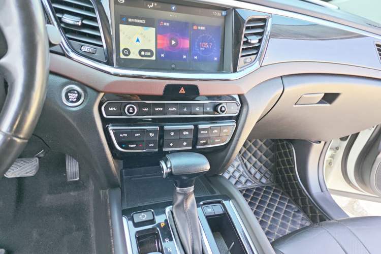 Used GAC Trumpchi GS8 2017 320T Two-Wheel Drive Luxury Smart Connectivity Version (7 Seats)
