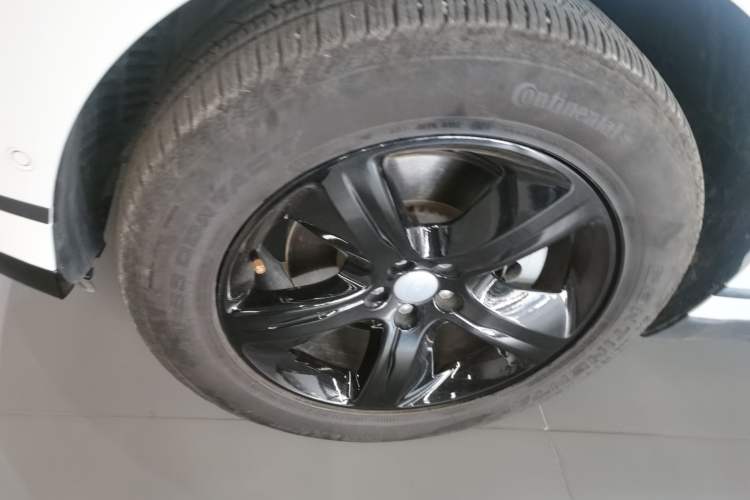 Used Land Rover Range Velar 2024 S Model Left Front Wheel Hub