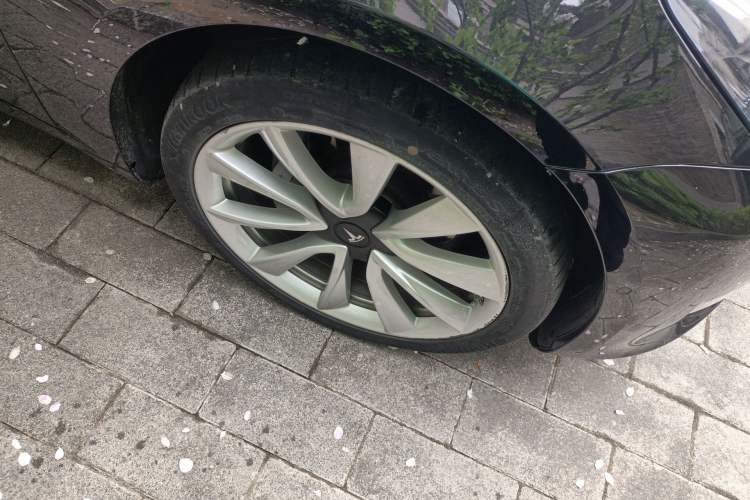 Used Tesla Model 3 2020 Refreshed Version Long-Range Rear-Wheel Drive Right Front Wheel Hub