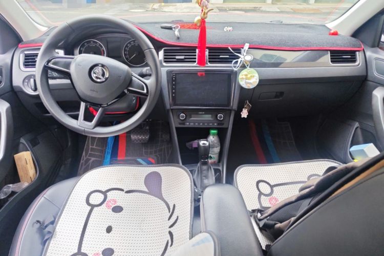 Used Skoda Rapid Spaceback 2016 1.6L Automatic Smart Drive Edition Center Console