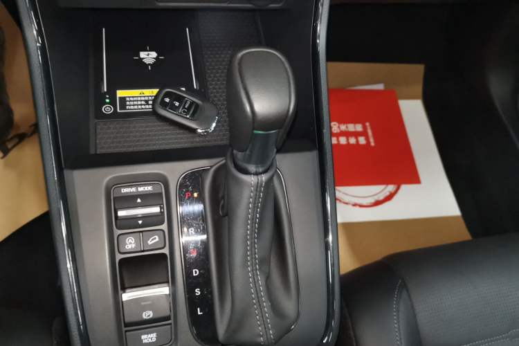 Used Honda CR-V 2024 240TURBO Two-Wheel-Drive FENGSHANG Edition 5 Seats Gear Lever