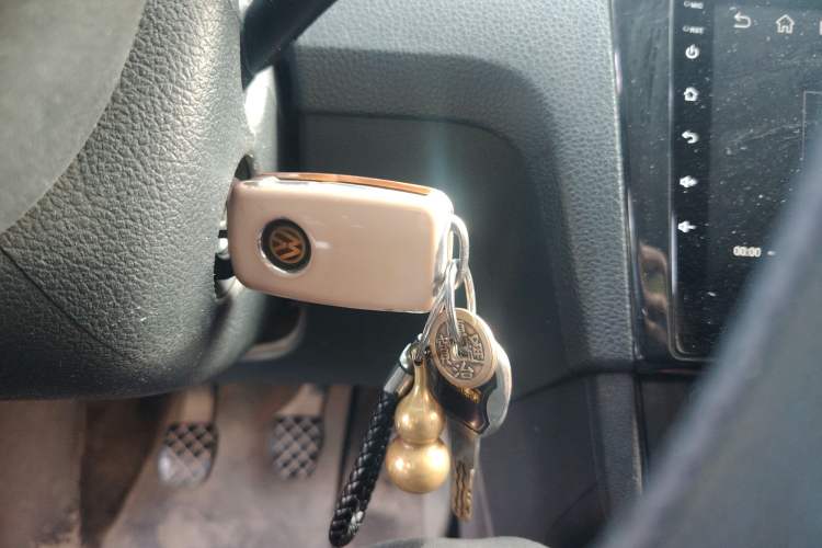 Used Volkswagen Santana 2016 1.6L Manual Fashion Edition
