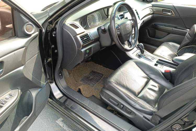 Used Honda Accord 2015 2.0L LXS Elite Edition Driver Seat