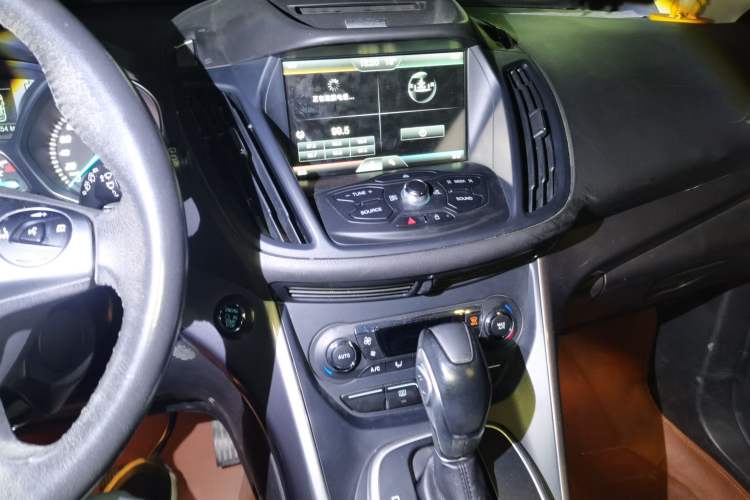 Used Ford Kuga 2015 1.5L GTDi Four-Wheel-Drive Elite Model Audio And AC Panel