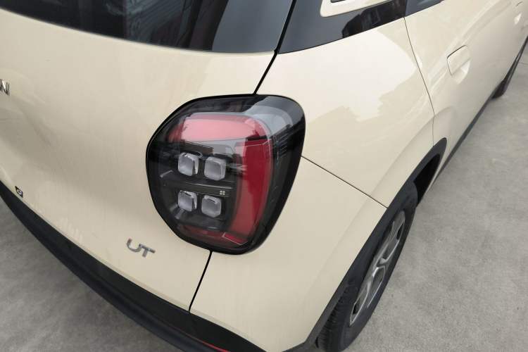 Used AION UT 2025 330 Starlight Edition
