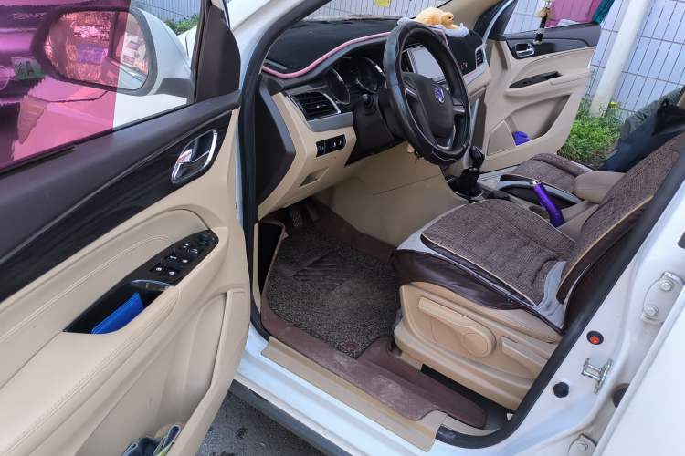 Used Baojun 730 2016 1.5L Manual Comfort Version 7 Seats China V Emission Standard
