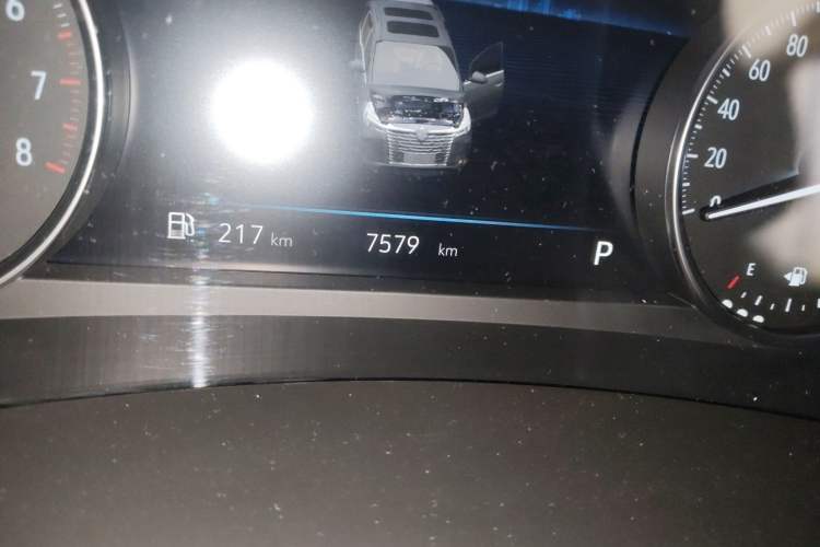 Used Buick GL8 2023 Land Executive Class Smart Enjoyment Model Odometer Close Up