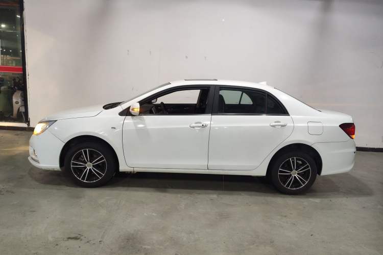 Used BYD Surui 2015 Revised Version 1.5L Manual Luxury Edition
