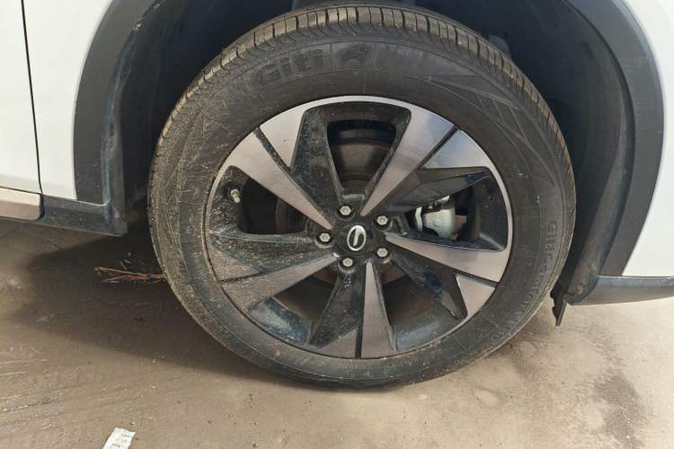 Used GAC Trumpchi GS4 2023 270T Automatic Smart Drive Technology Edition Right Front Wheel Hub