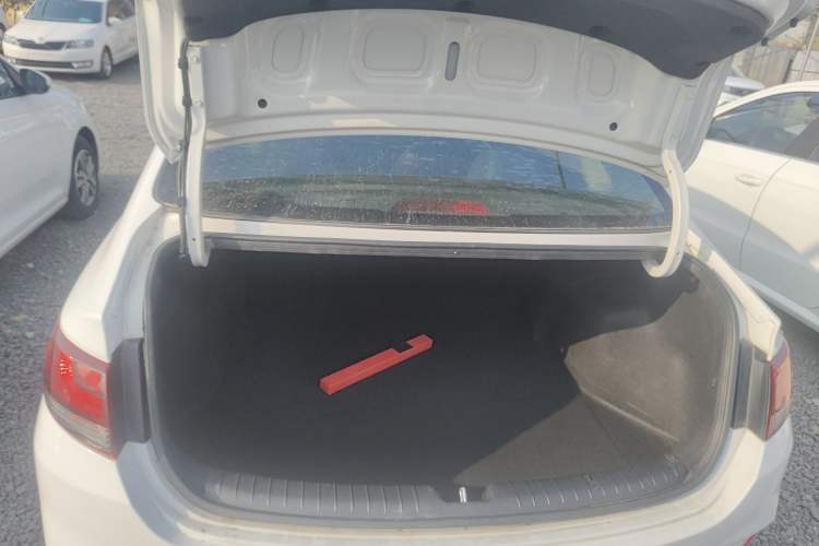 Used Hyundai Celesta 2017 1.6L Automatic Enjoyment Version GLS
