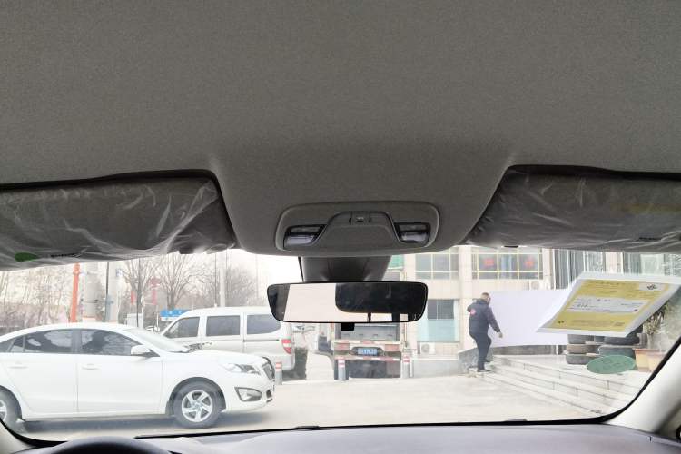 Used Livan Maple 80v L 2024 515 km Range 7 Seats
