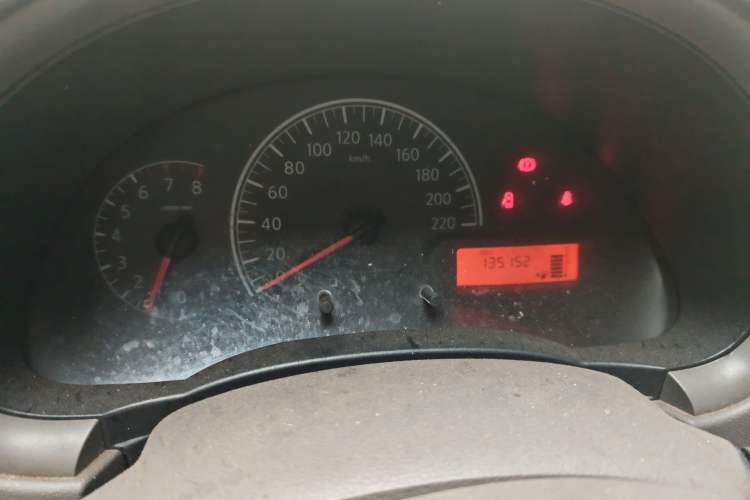 Used Nissan Sunny 2015 1.5XE Manual Comfort Edition Instrument Cluster