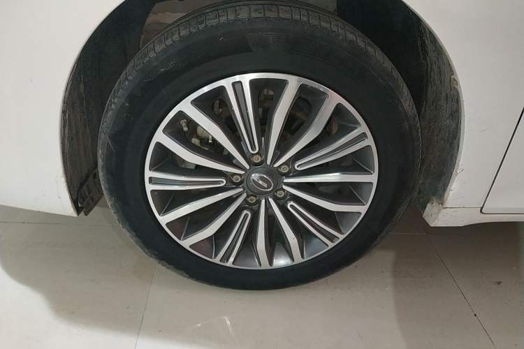 Used GAC Trumpchi M6 2019 270T DCT Luxury Edition (6-seater) China VI Exterior 4