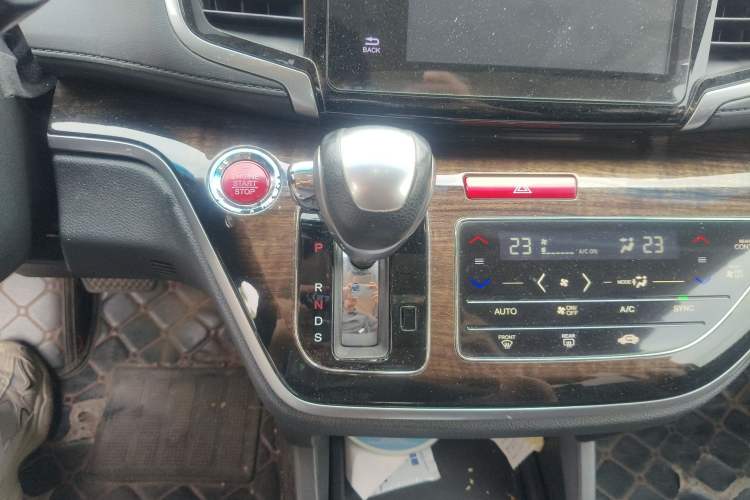 Used Honda Odyssey 2017 2.4L Smart Edition Gear Lever